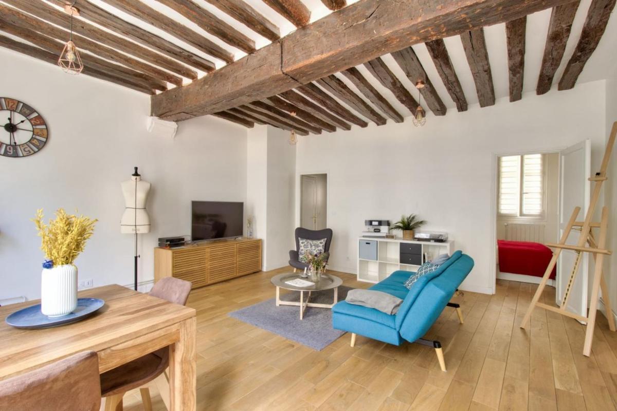 Adorable T2 in the heart of the 