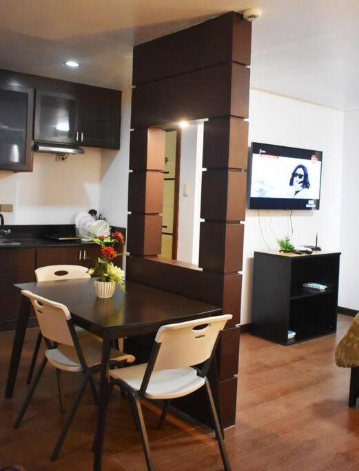 SPACIOUS 1BR 44sqm STUDIO UNIT near AYALA MALL - Housity