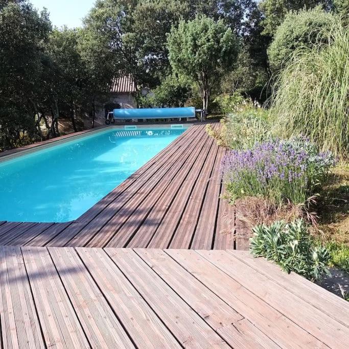 Roulotte avec piscine en Cévennes - Housity