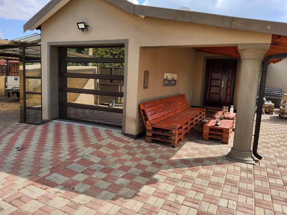Suitetrails - Cheerful Family Holiday Home