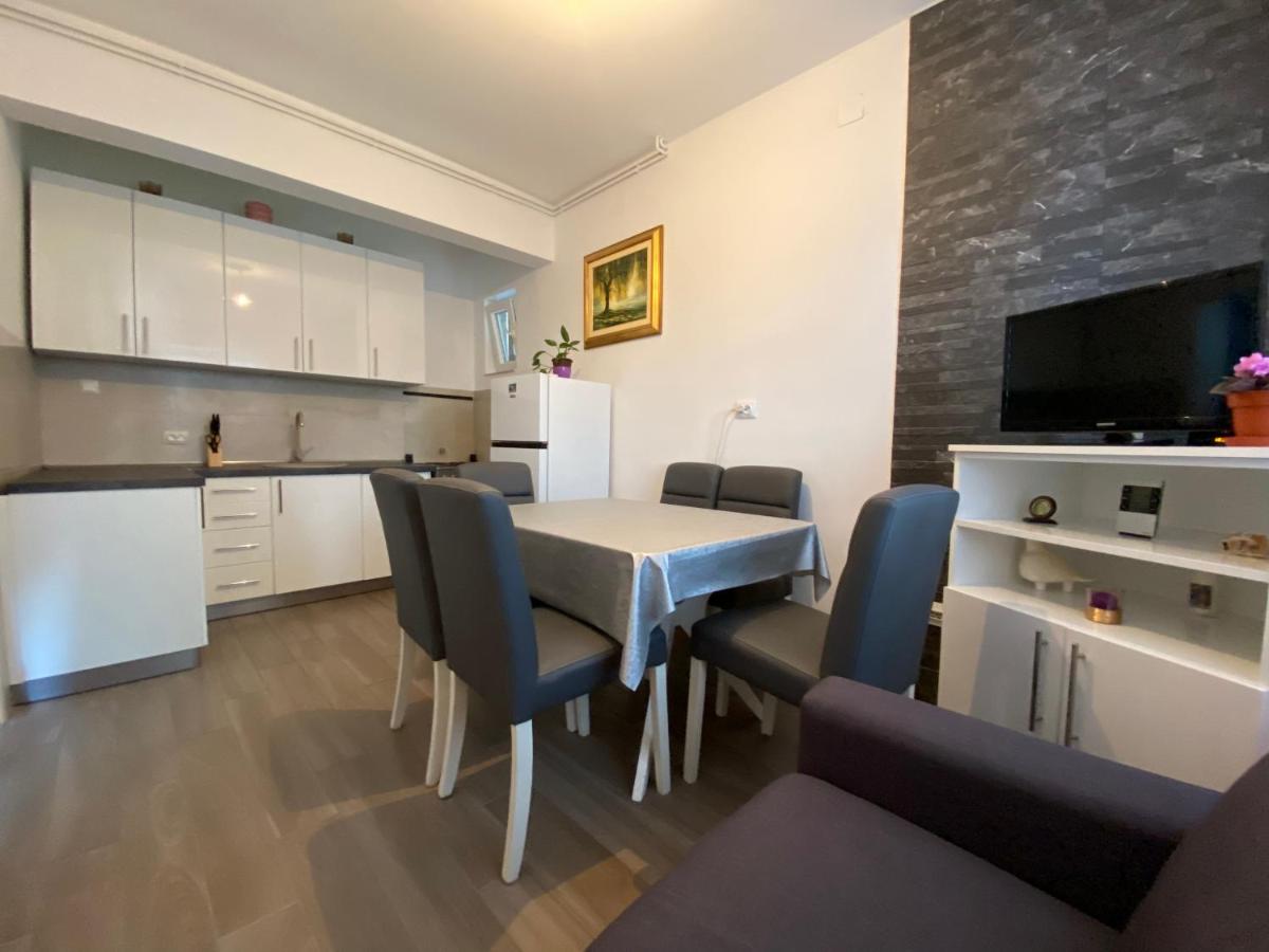 Guest House Ruža - Housity