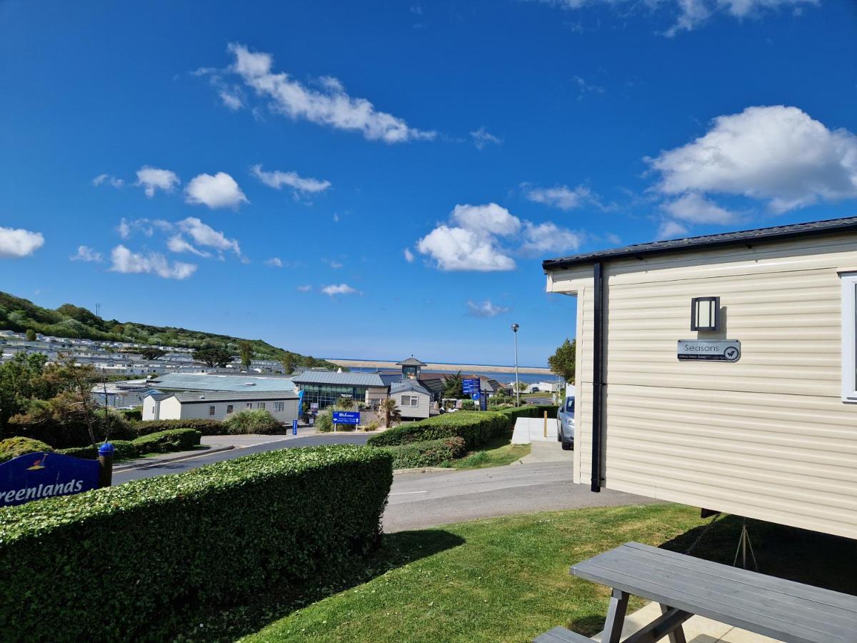 Littlesea Reeds holiday home - Housity