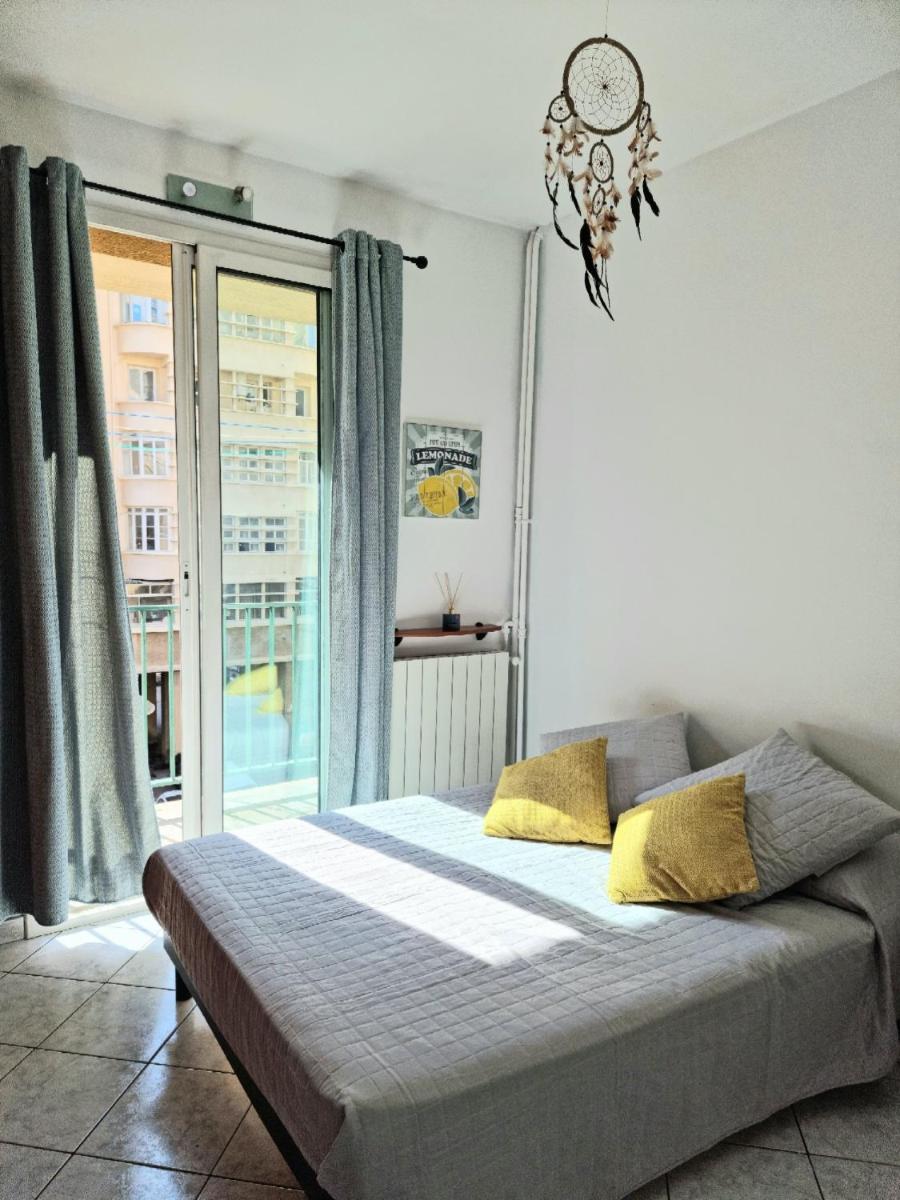 La Caisserie Vieux-port / une chambre et balcon - Housity