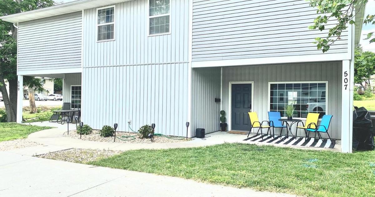 The Tailgate Townhouse - Housity