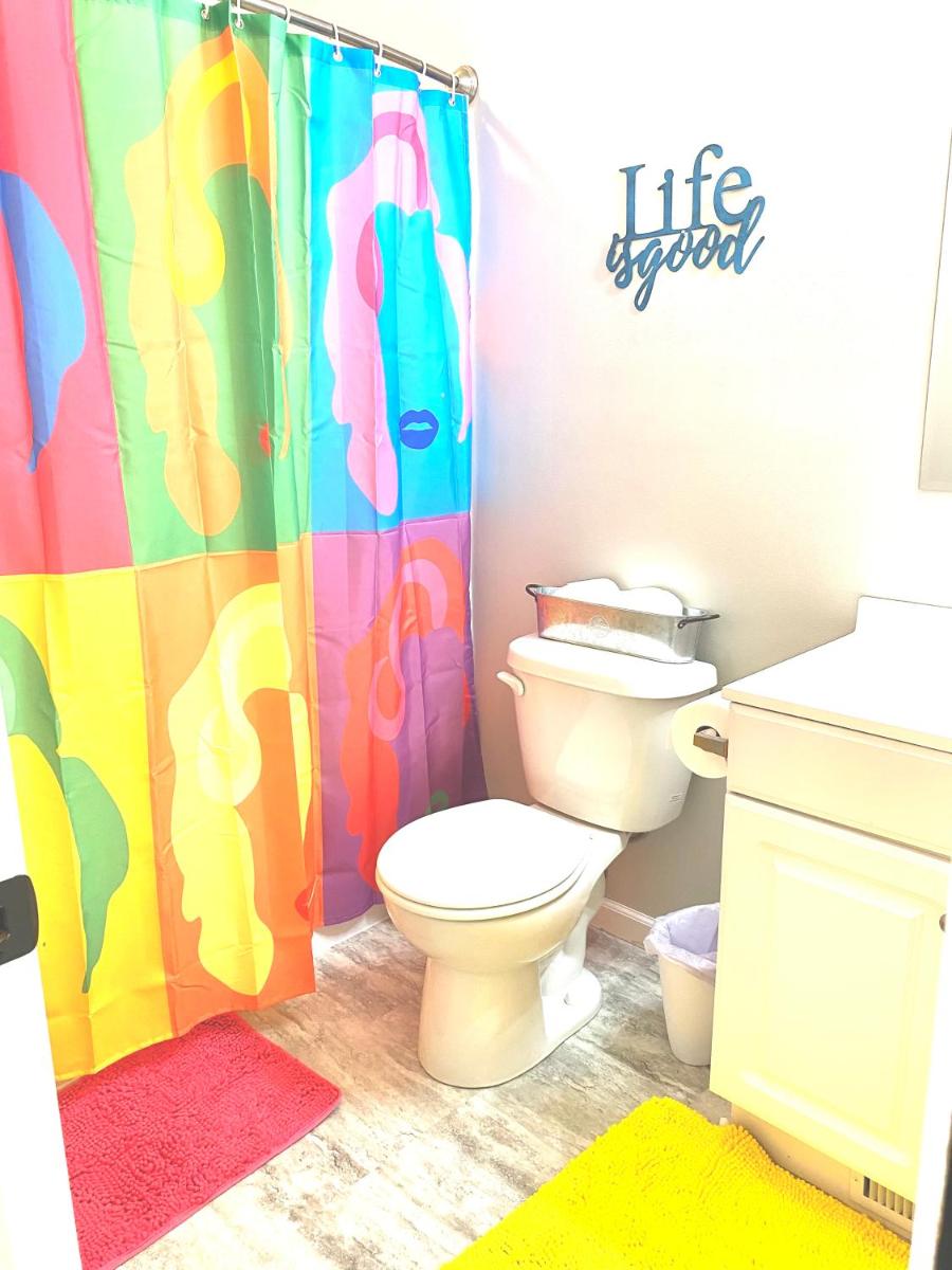 The Tailgate Townhouse - Housity