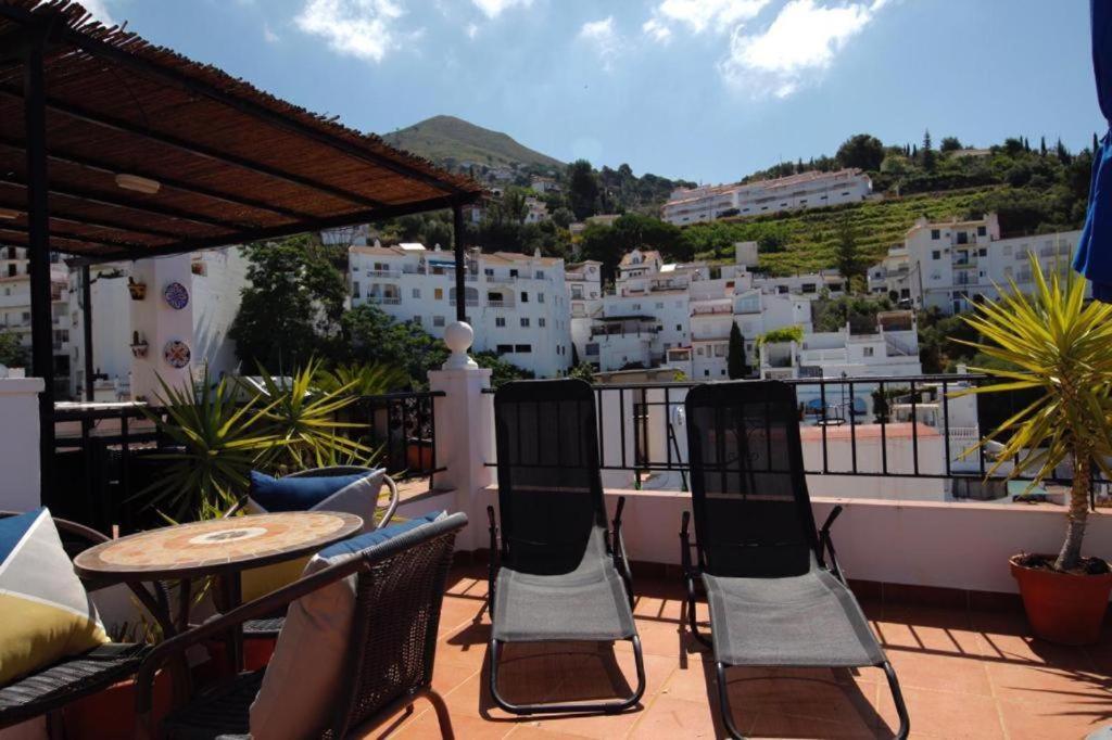 CASA FINOLA FULL HOUSE - Housity