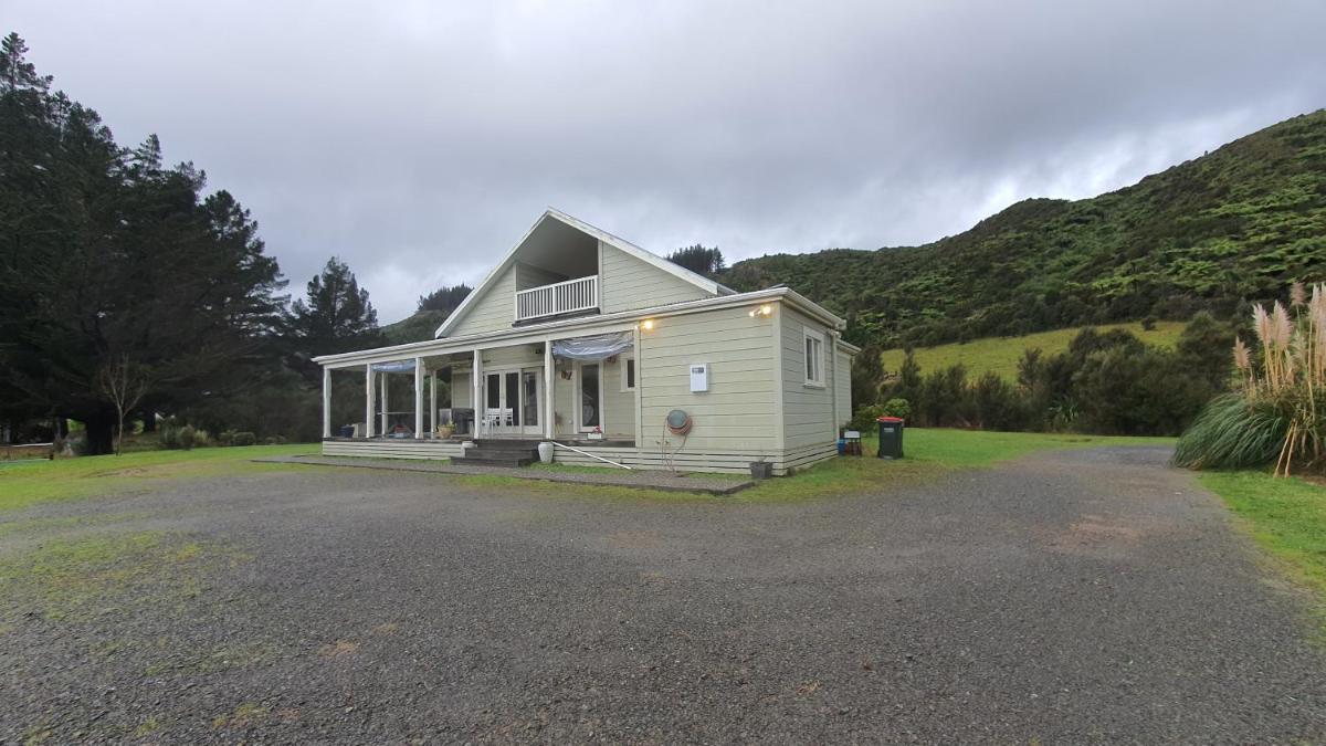 Suitetrails - Tōmairangi Homestead - Relocated semi-rural villa