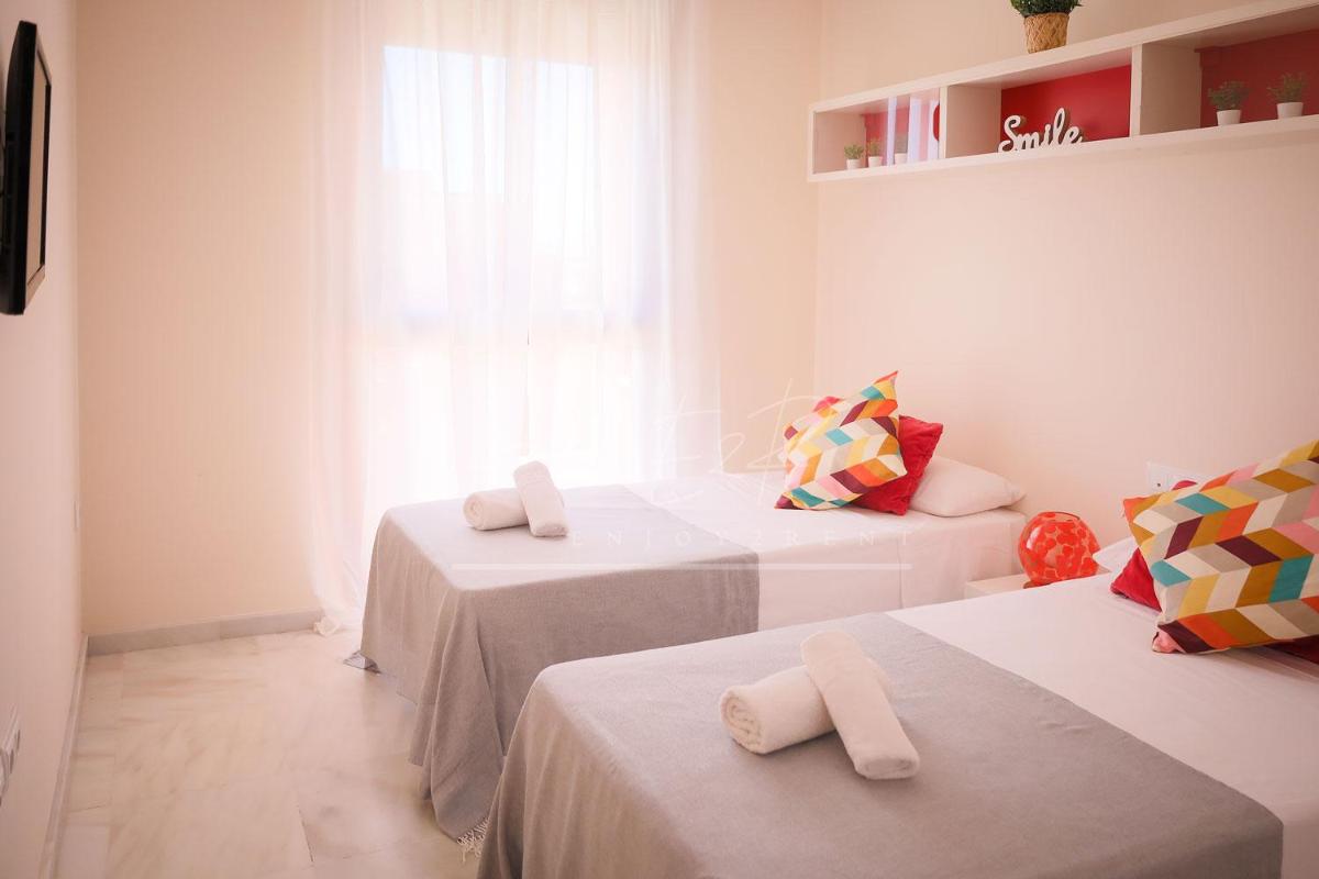 Enjoy2Rent Hipodromo Apartment, Mijas Costa - Housity