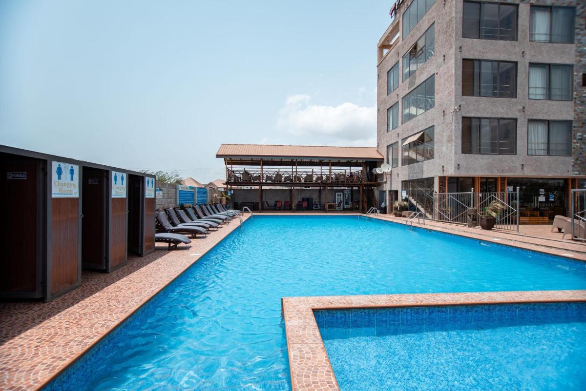 PLUS 33 HOTEL - Housity