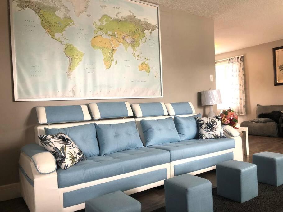 Suitetrails - 6 Bedroom Vacation House Close to Southgate Mall Welcomes You
