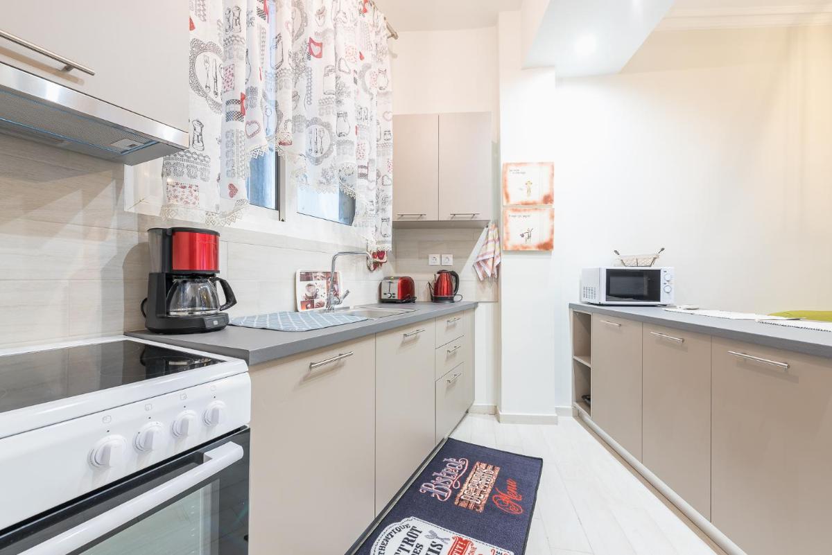 Lovely 2-bedrooms apartment in Exarcheia - Housity