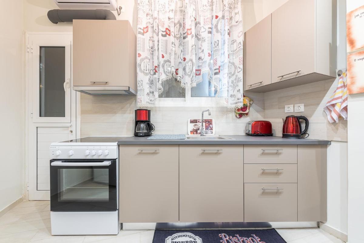 Lovely 2-bedrooms apartment in Exarcheia - Housity