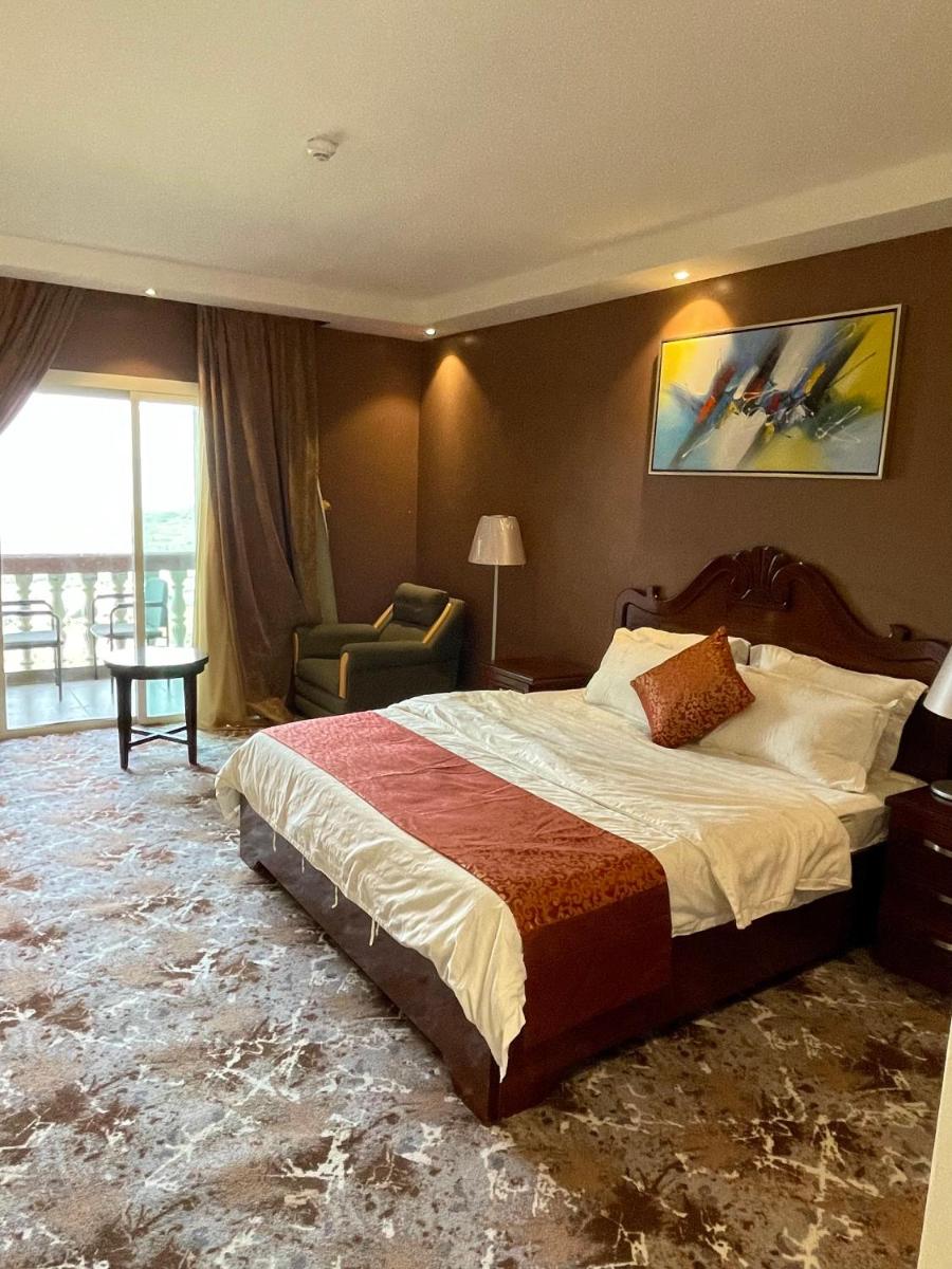 Suitetrails - Green View Hotel