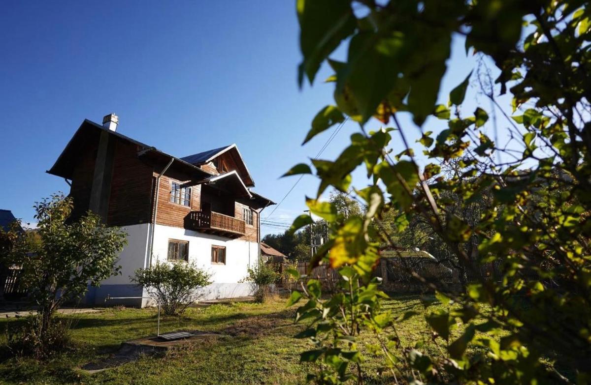 Cheerful Cottage - Housity