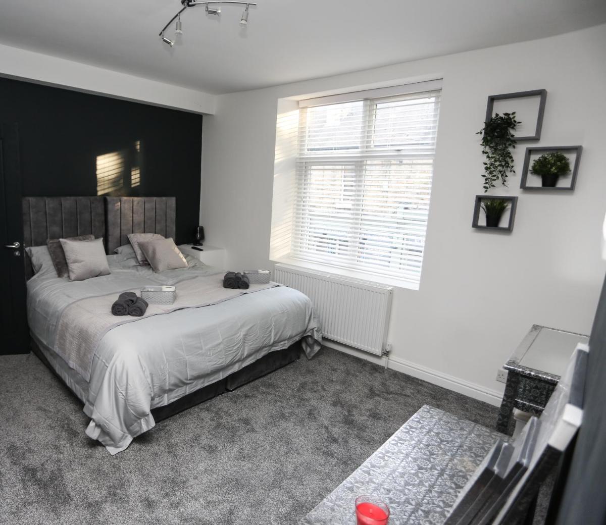 Cheerful 4-bedroom home in Sheffield - Housity