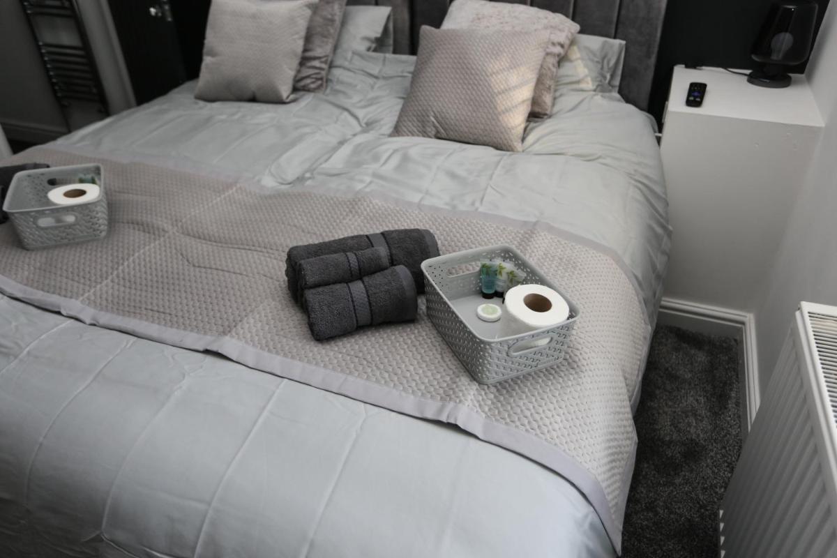 Cheerful 4-bedroom home in Sheffield - Housity