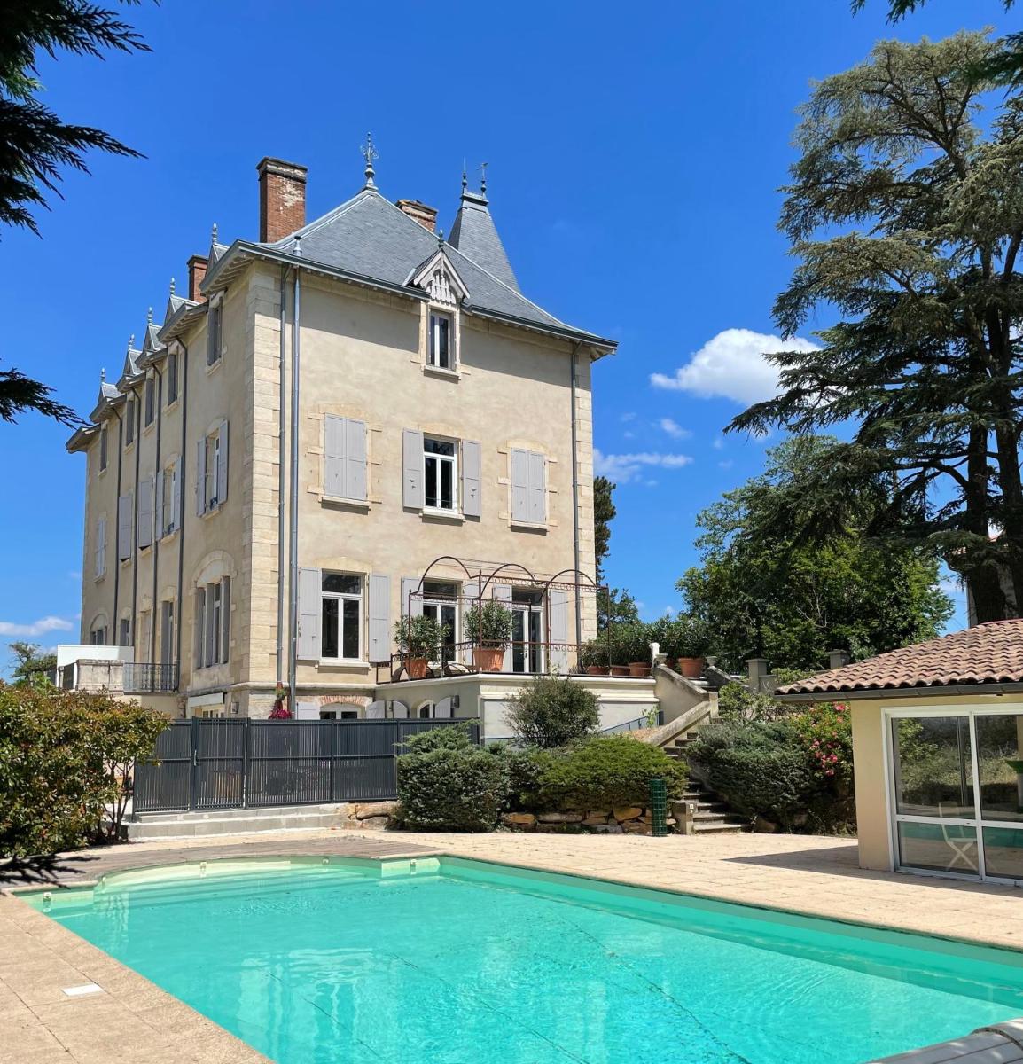Suitetrails - Appartement de charme dans château du XIXème
