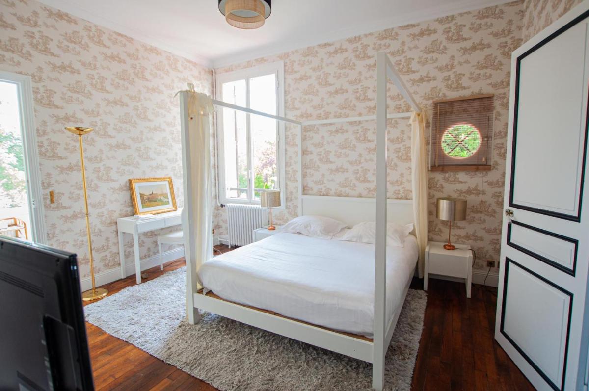Villa avec vue et piscine à moins d'1h de Paris - Housity