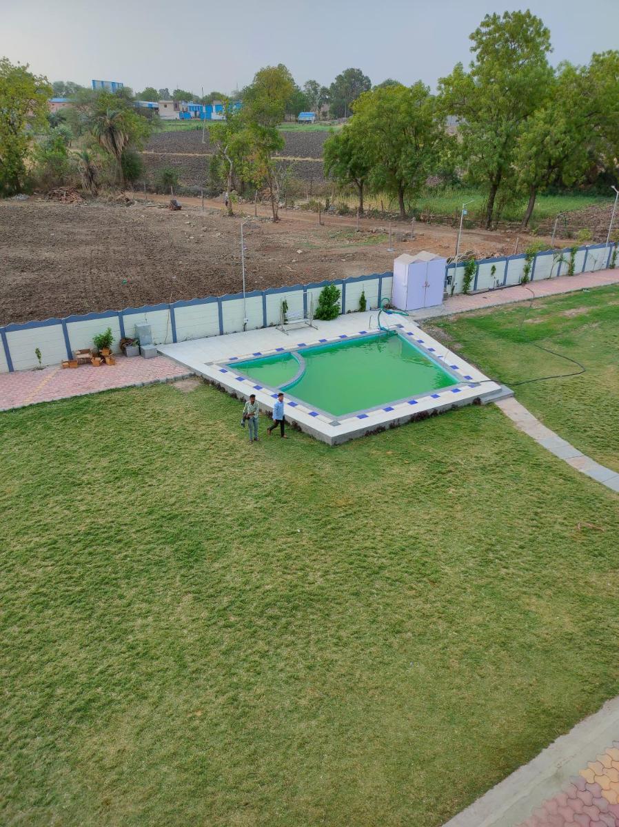 Hotel & Resort Shrestha Paradise by Room Lello - Housity