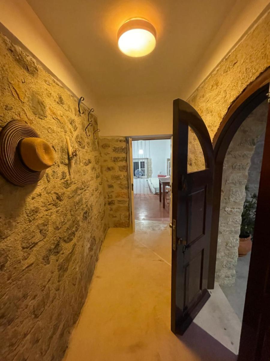 Suitetrails - villa Elpiniki Tilos