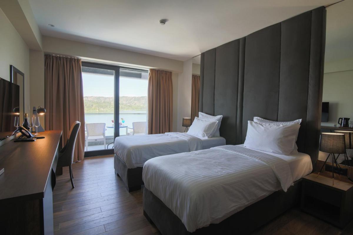 Suitetrails - Glorius Hotel