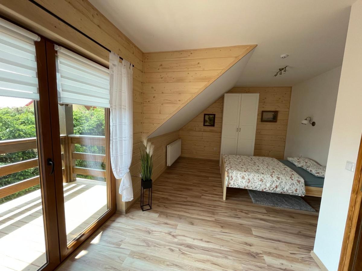 Kolejowy Smolnik - Housity