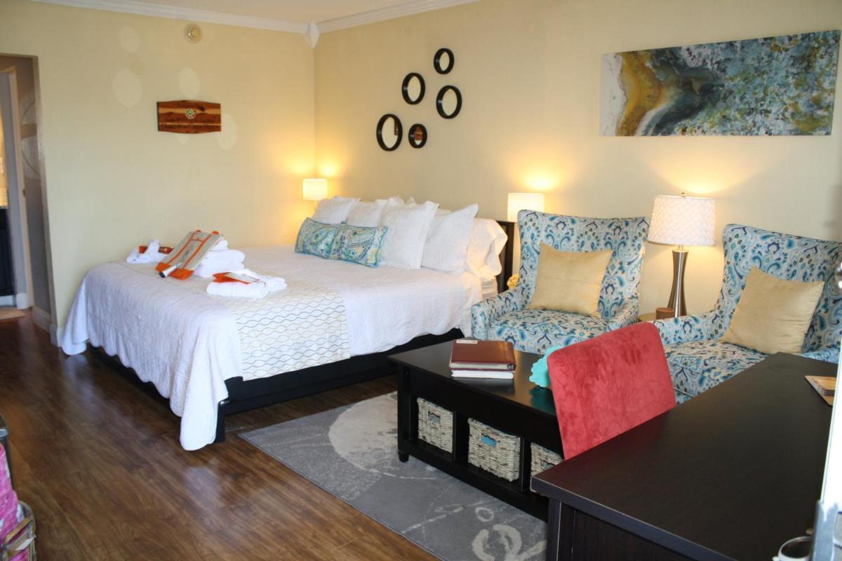 Casa Sea Esta Executive Studio Condo at Sara Cay - Housity