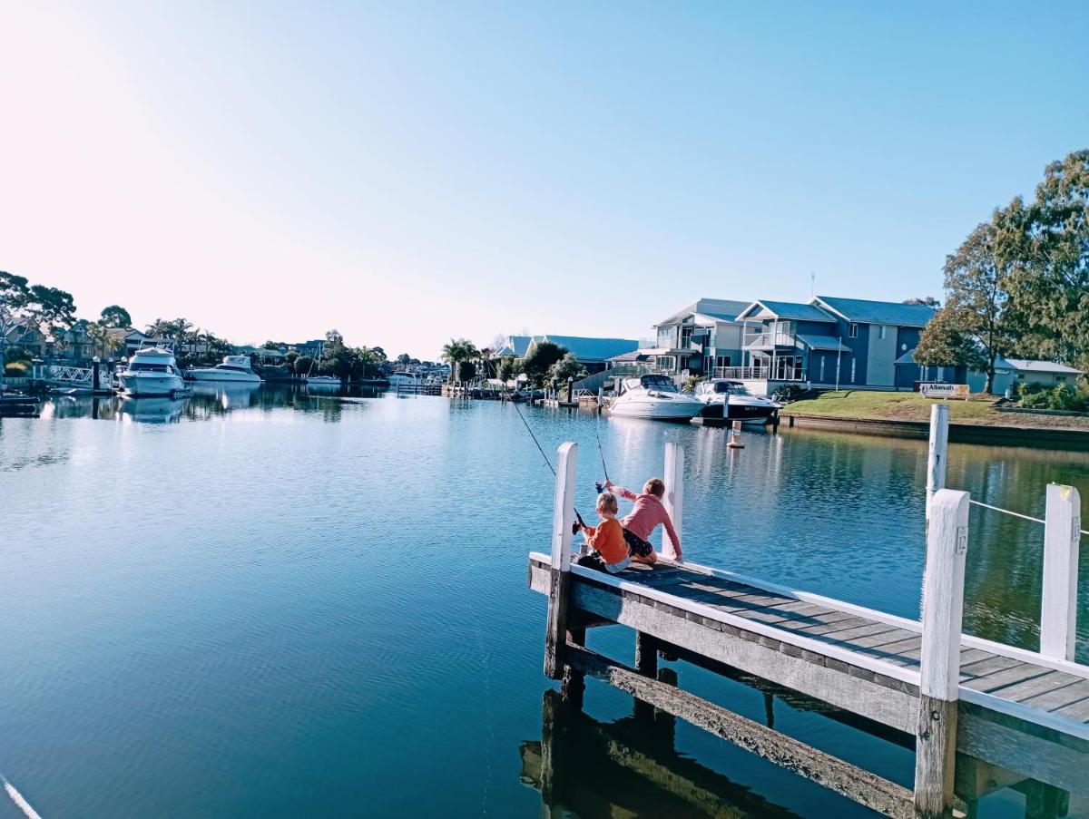 Suitetrails - Captains Cove Ground Floor Luxury Apartments - Free Netflix