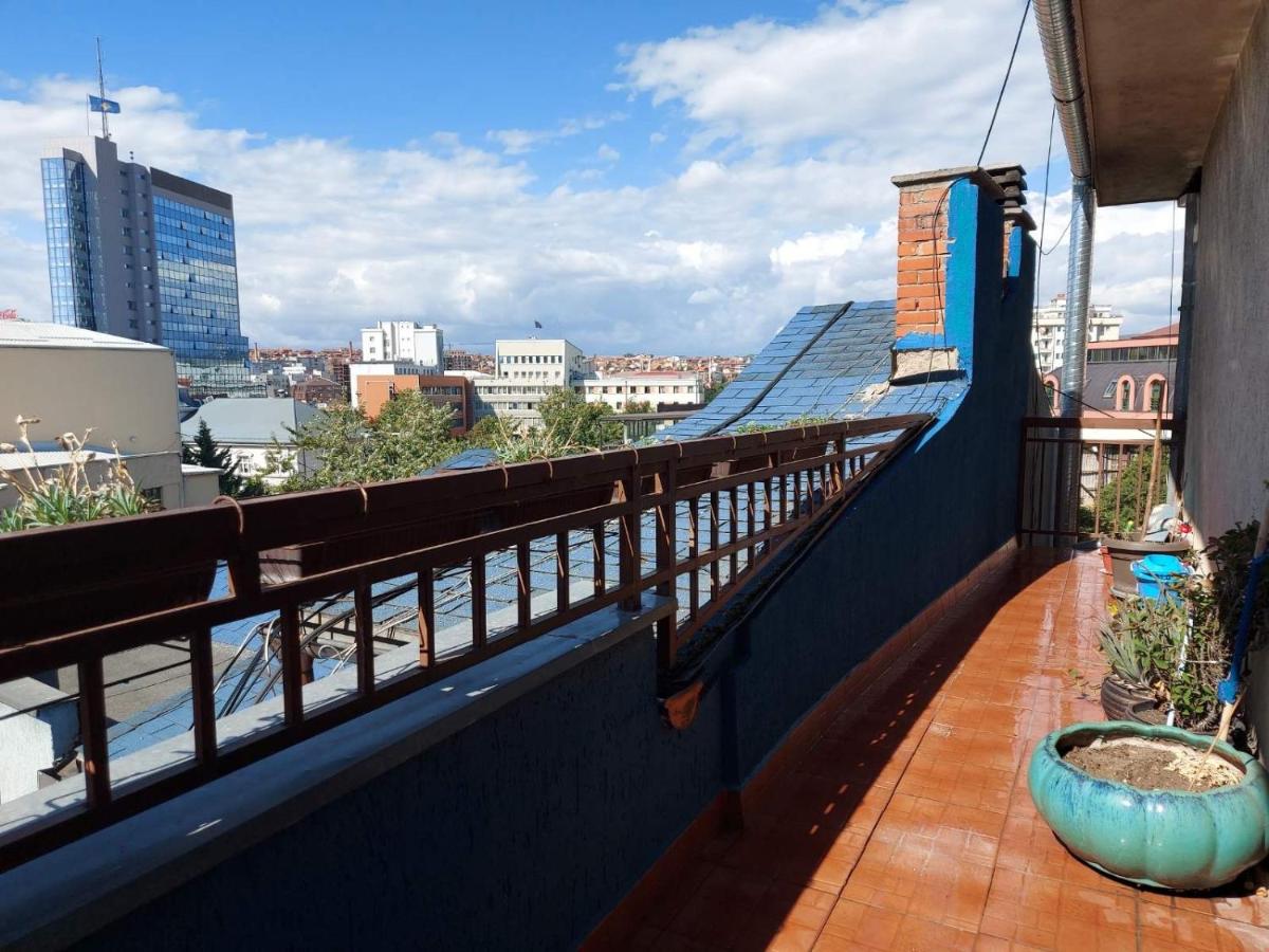 Lovely and spacious apartment in Prishtina center - Housity