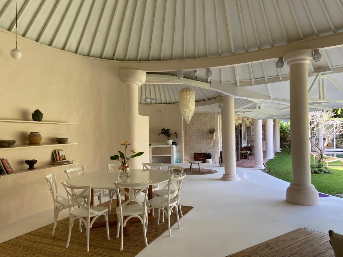 Suitetrails - Beautiful 4 Bedrooms in Umalas : Villa Yogan