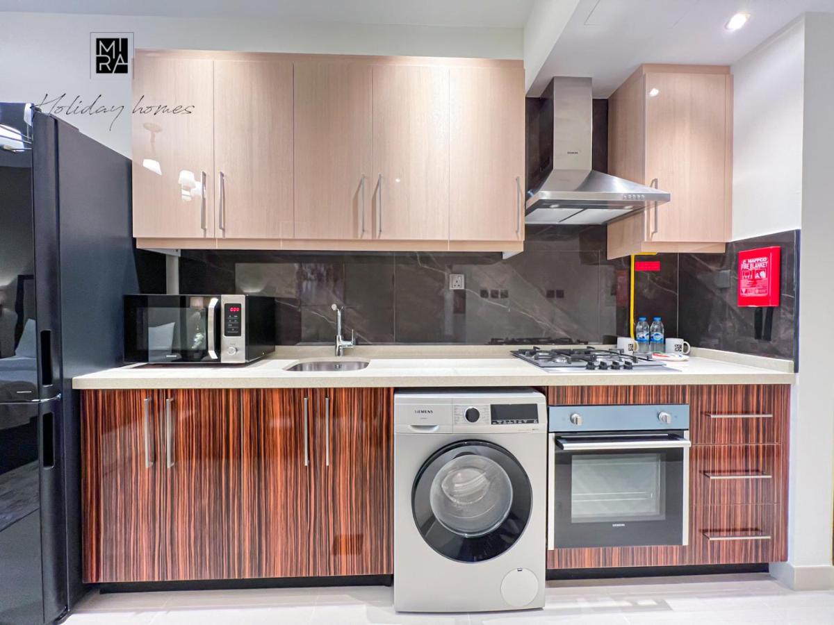Suitetrails - Mira Holiday Homes - Furnished studio in Downtown