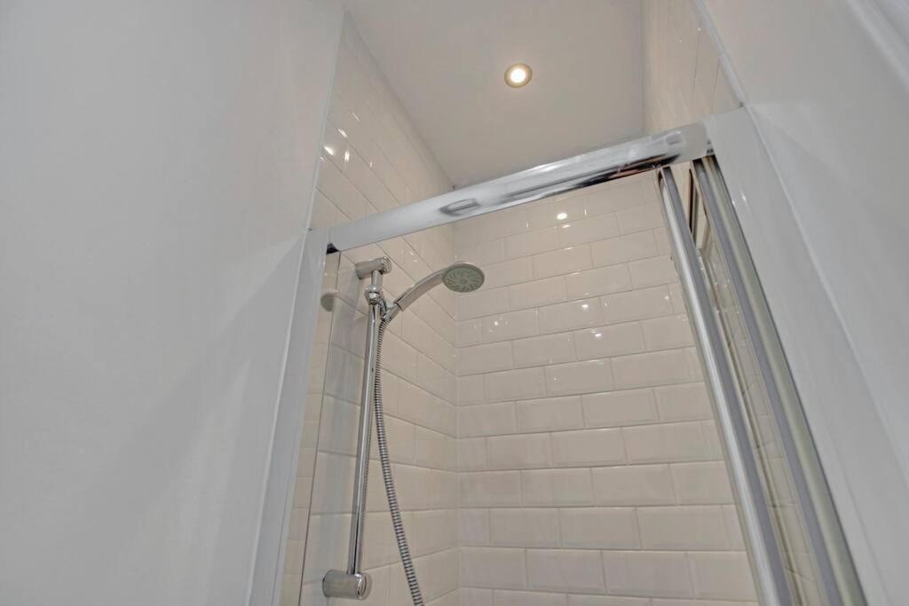 Flat C, Old Street - Housity