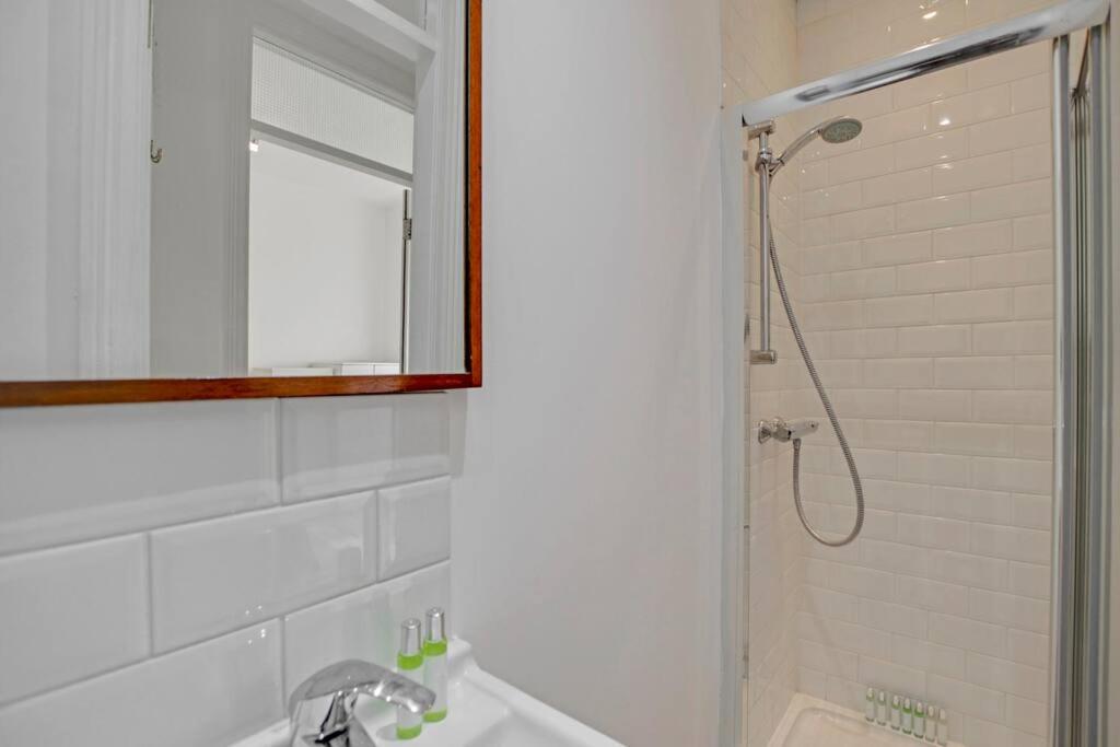 Flat C, Old Street - Housity
