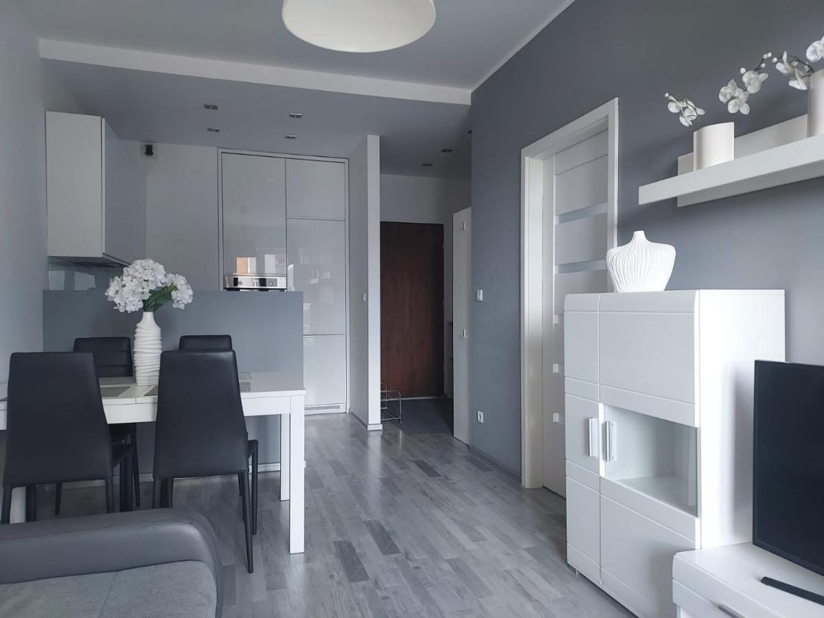 Suitetrails - Modern Apartment - Francuska Park