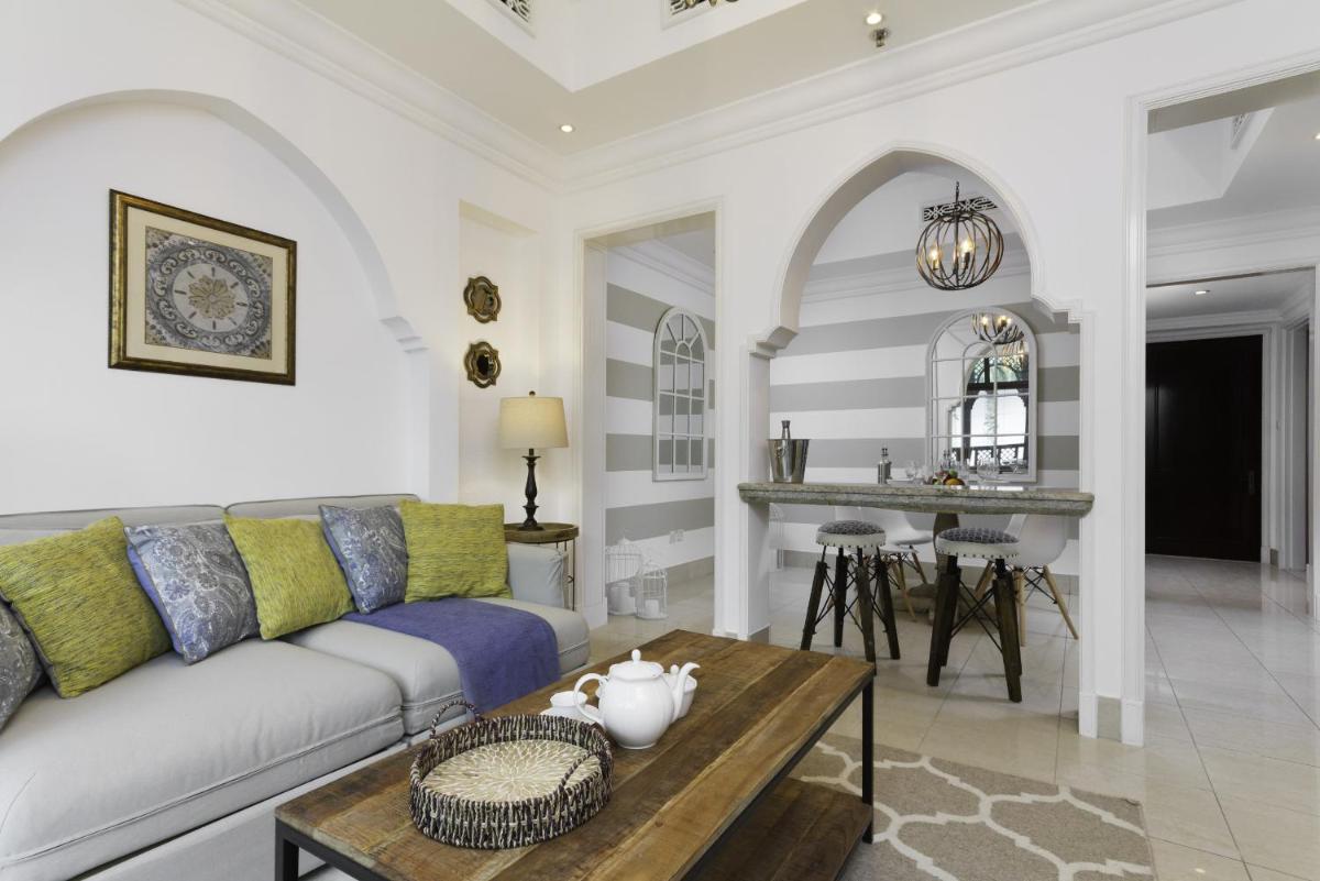 Suitetrails - Souk Al Bahar Al Tajer, Burj Khalifa - Mint Stay
