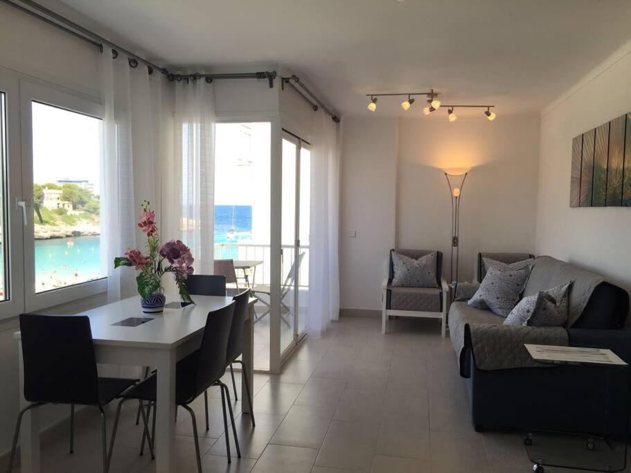 BEACH FRONT APARTMENT in CALA MARSAL with the SEA VIEW ! - Housity