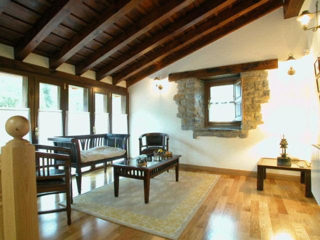 La Casona De Baró - Housity