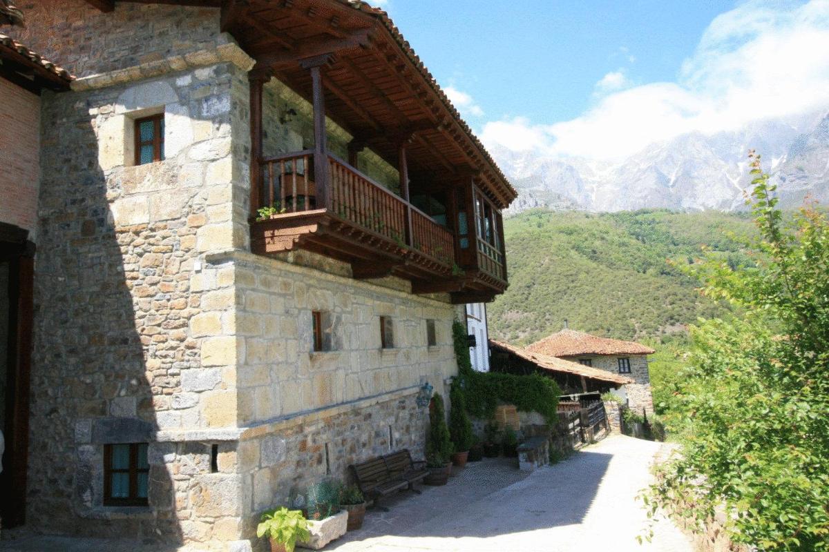 La Casona De Baró - Housity