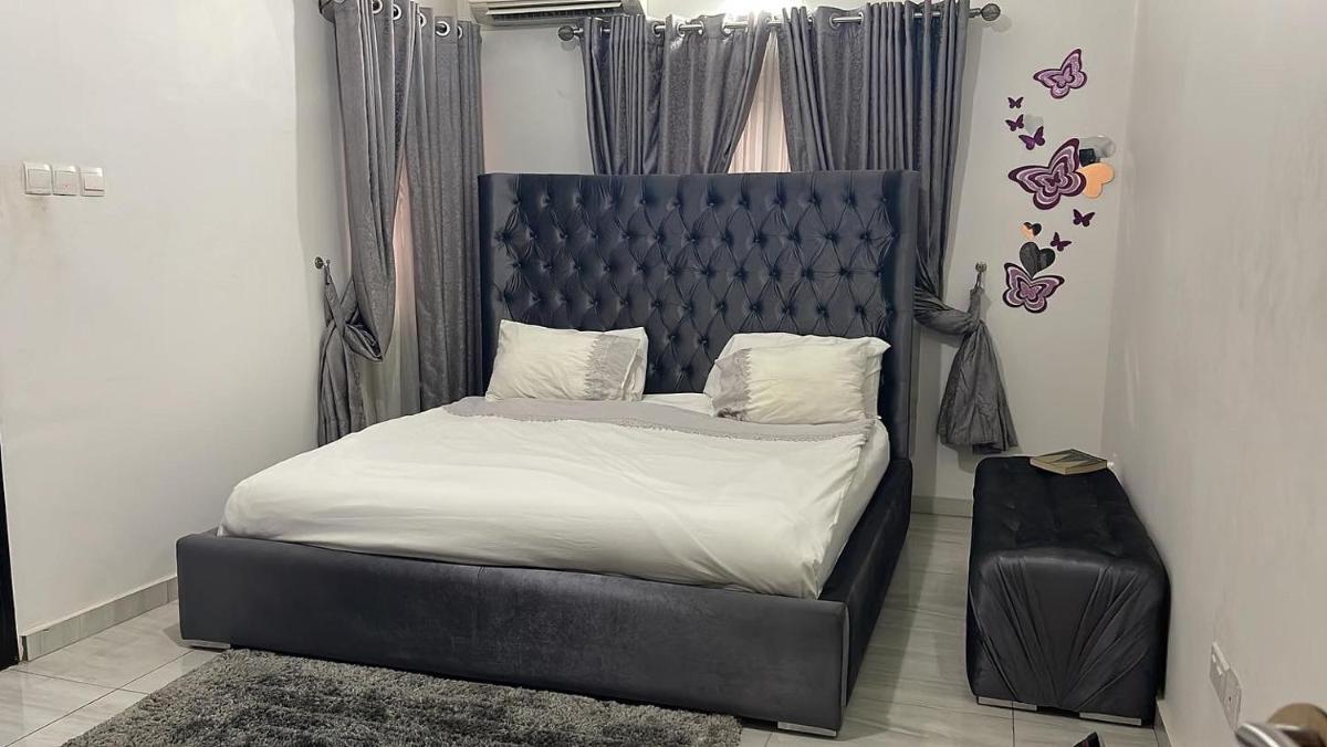 Suitetrails - Lovely 2 bedroom apartment with free parking/gym