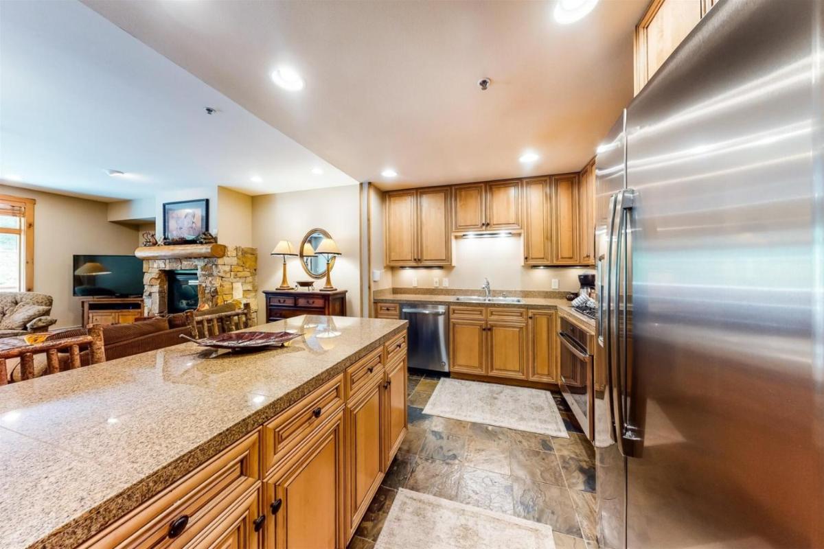 2 Bedroom Ski-in, Ski-out Condo At The Timbers - Housity
