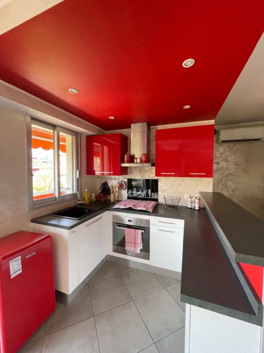 Suitetrails - Superbe 2 Pièces Appartement à 5min de la Mer Free WIFI et PARKING