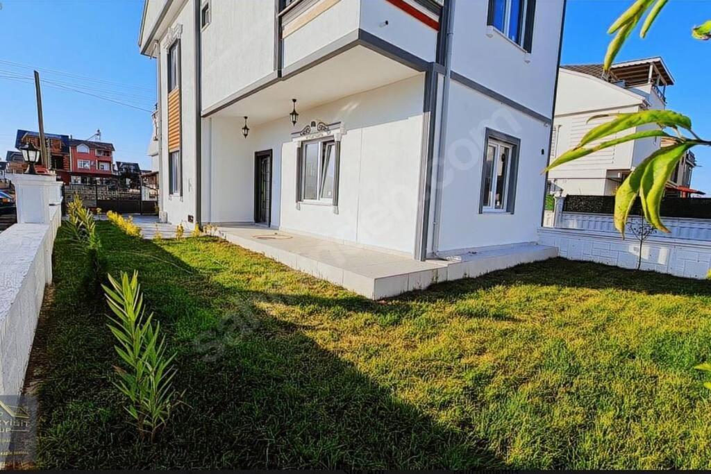 Cheerful villa in Kocaali 80 m from sea - Housity