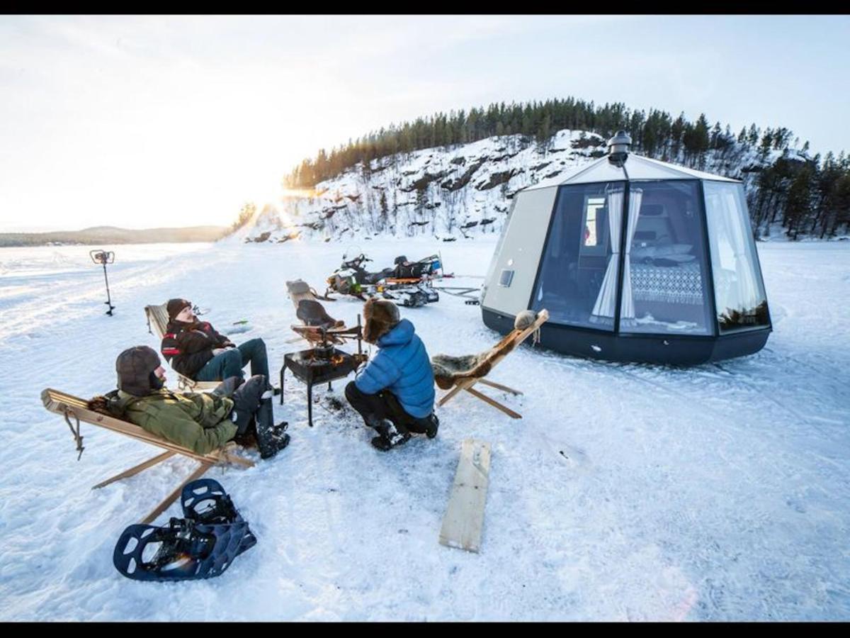 Junior Suite lake view - luxury getaway for 2 - nature experience in Sweden - Housity