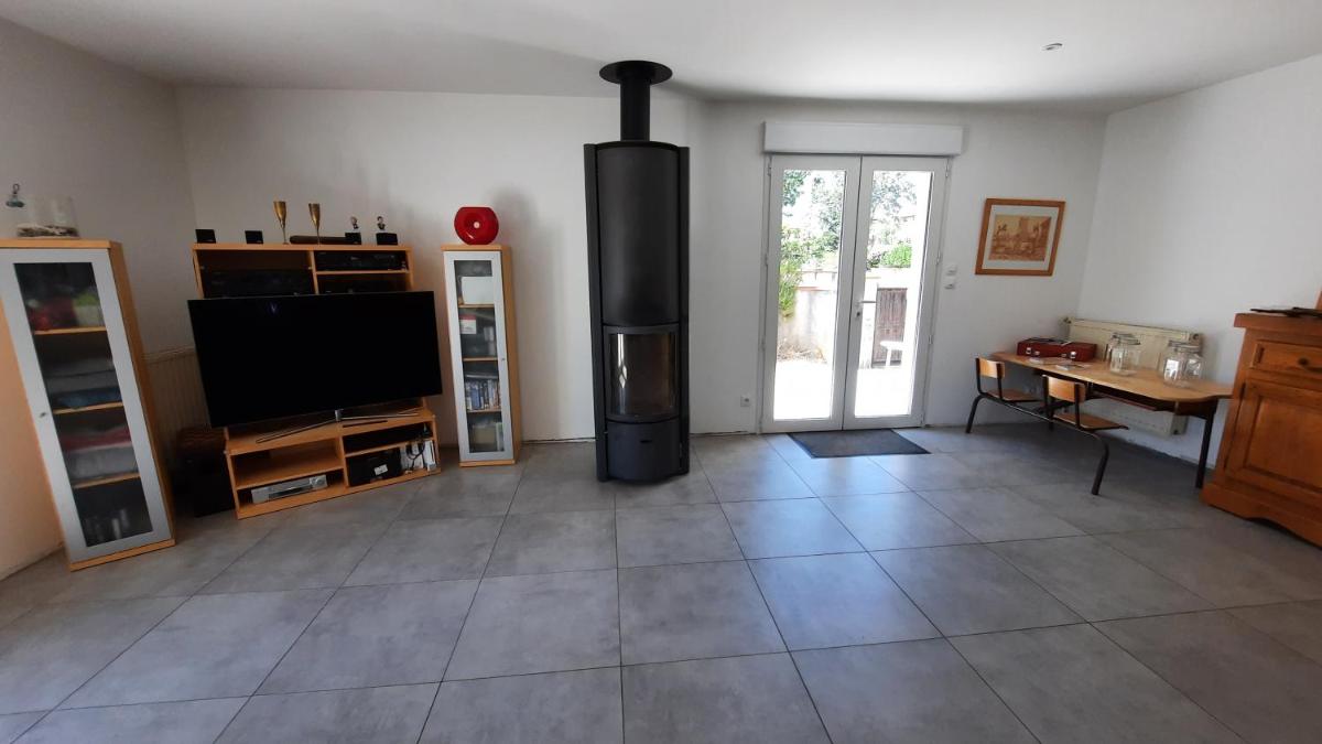 Villa 6 min Toulouse 130 m2 jardin 1000m2 arbres terrasses - Housity