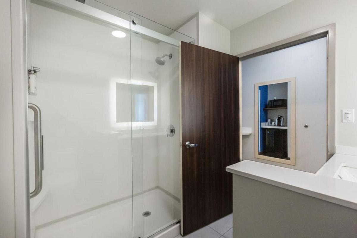 Suitetrails - Holiday Inn Express & Suites Edmonton N - St Albert, an IHG Hotel