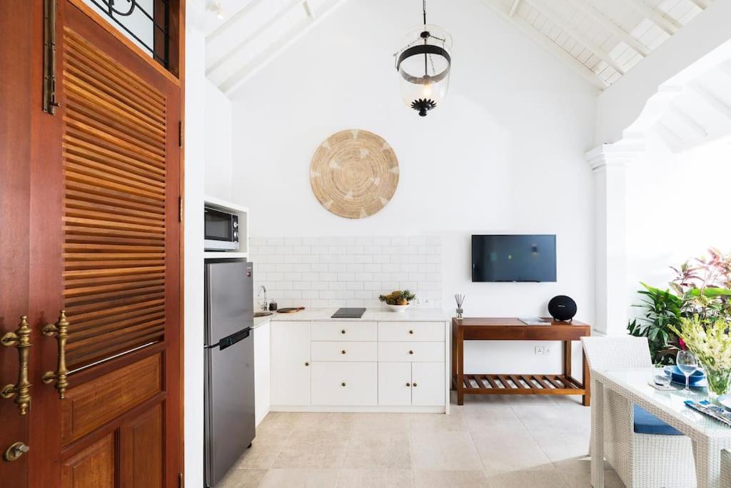 Suitetrails - Casa Sintra - Romantic, tranquil hideaway, walk to beach