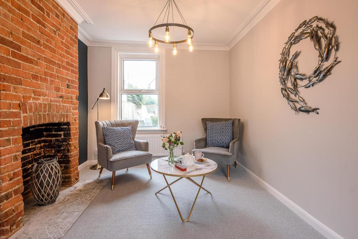 First Light - Housity