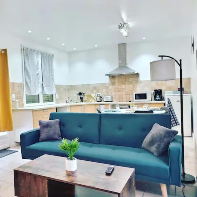 Suitetrails - CHATENAY 4 · Cozy Studio with car park and terrace