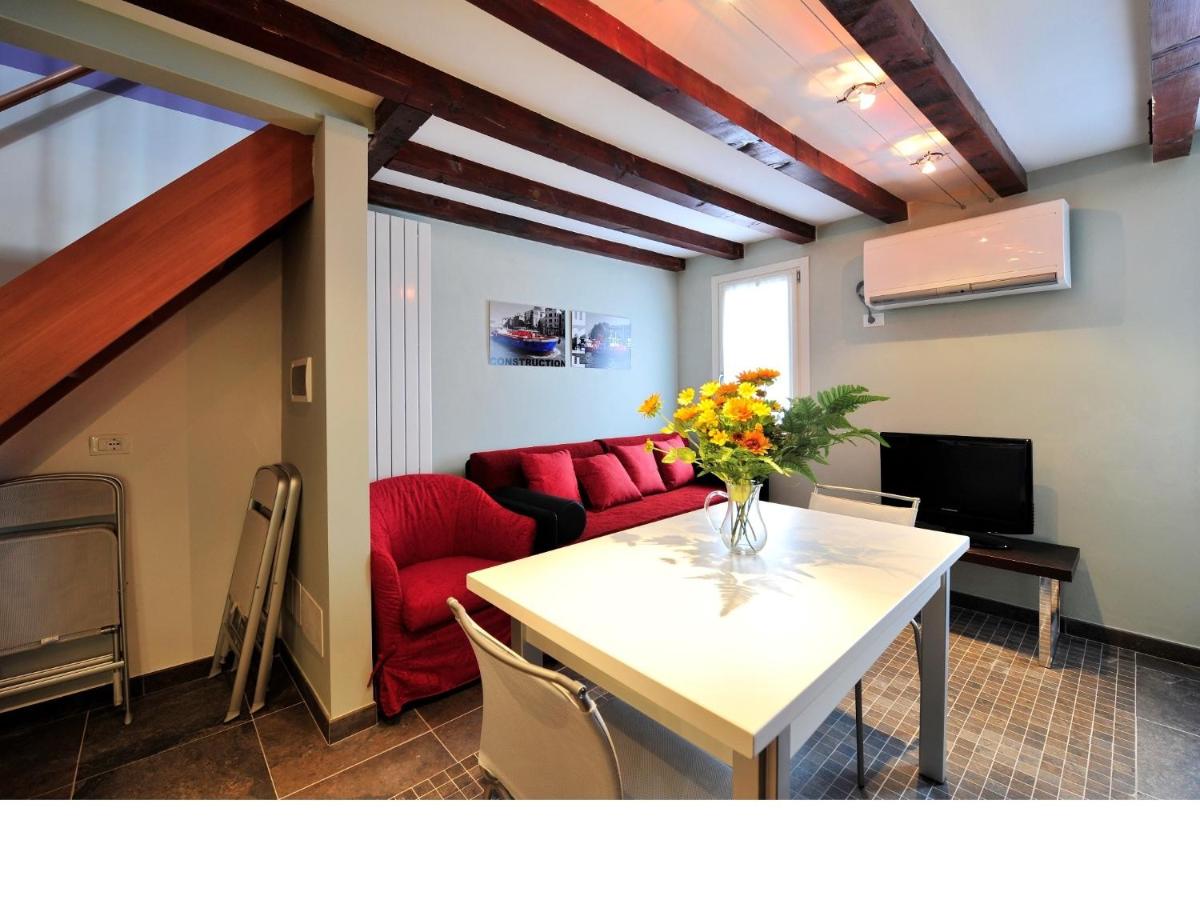 Suitetrails - Palace La Vida Apartments by Wonderful Italy