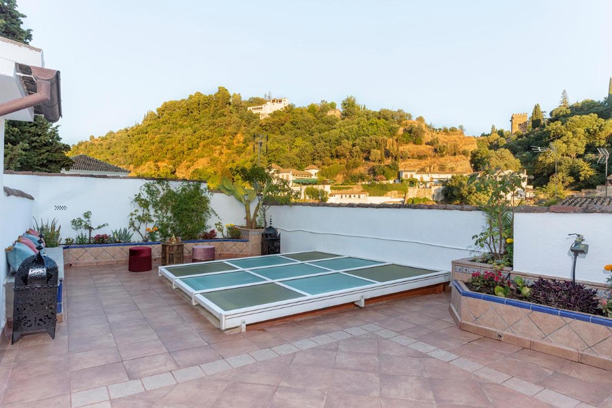 Suitetrails - Morayma House Terrace with views to Alhambra